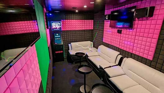 Karaoké Box chez Xtreme Bowling